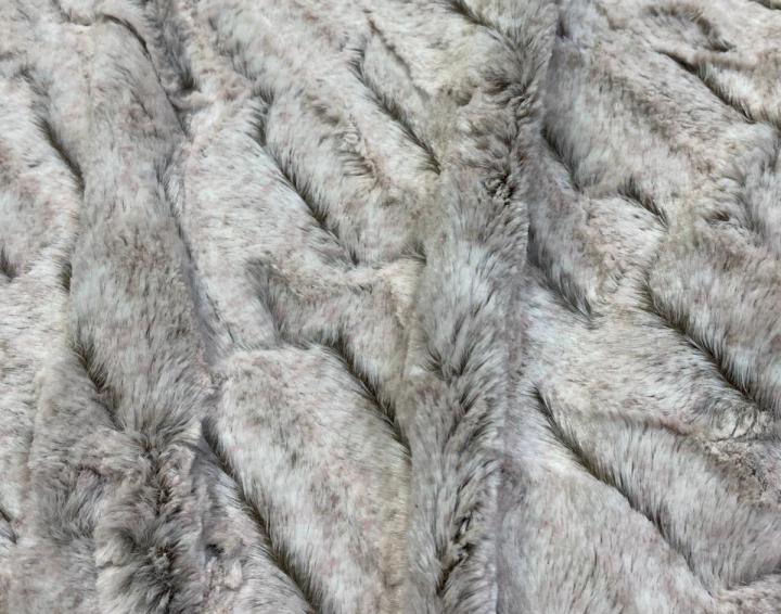 Pelo sintético gris y blanco