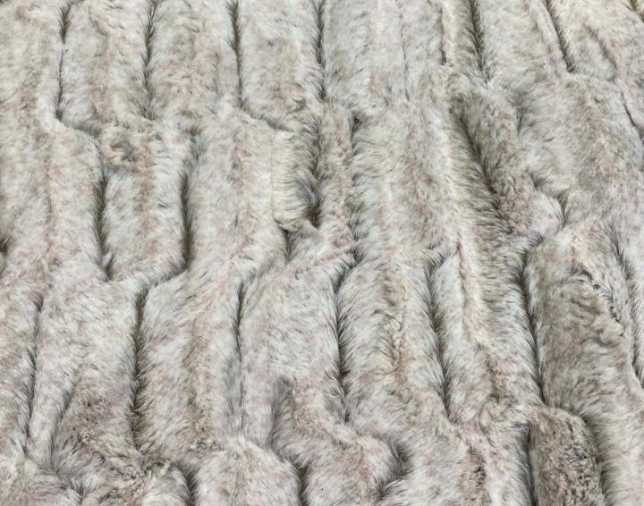 Pelo sintético gris y blanco