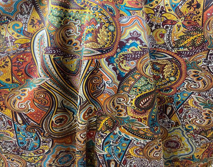 Tela satén fino estampado tipo pañuelo 