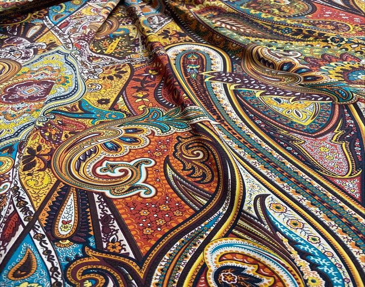 Tela satén fino estampado tipo pañuelo 